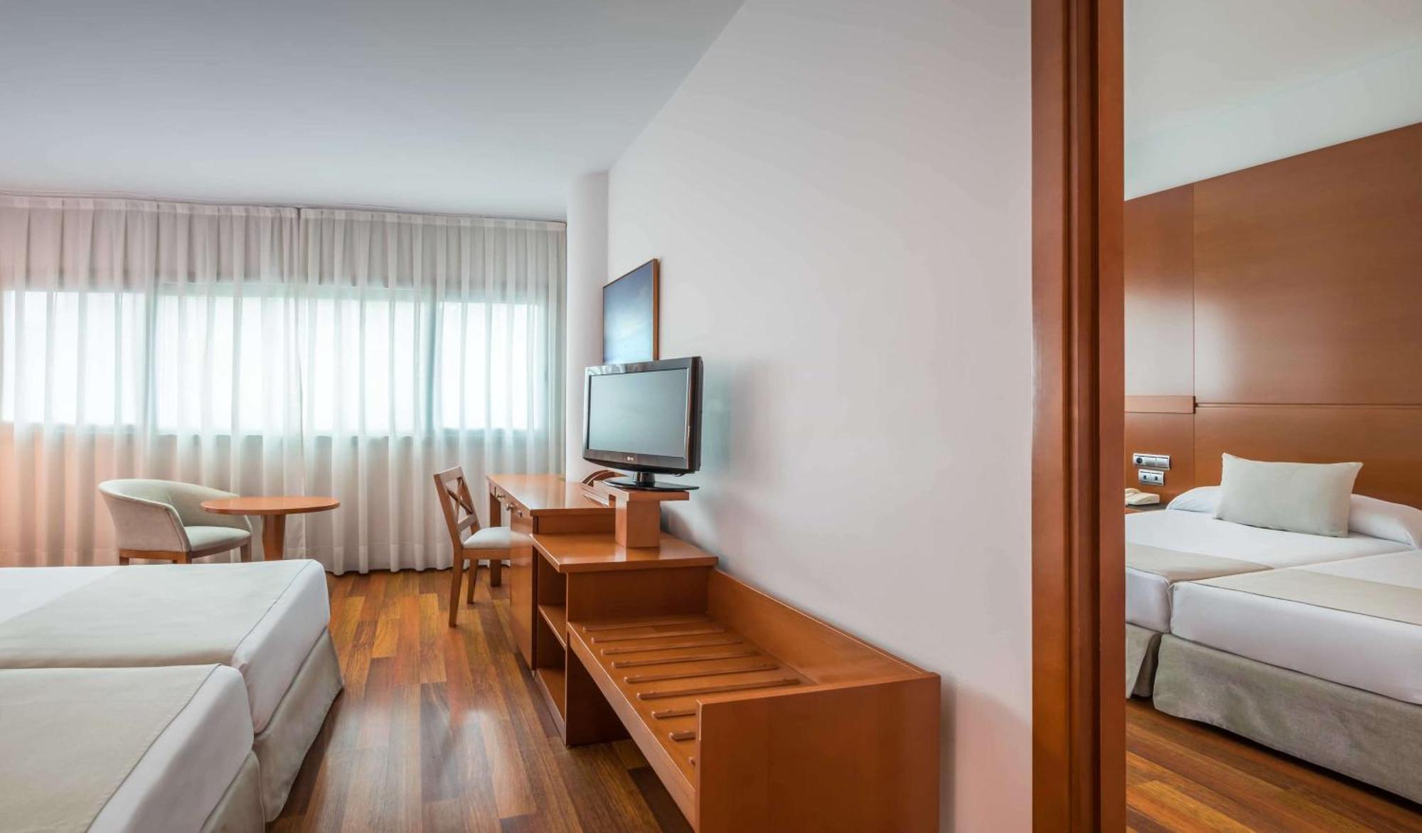 Family Room,1644401524:JPEG