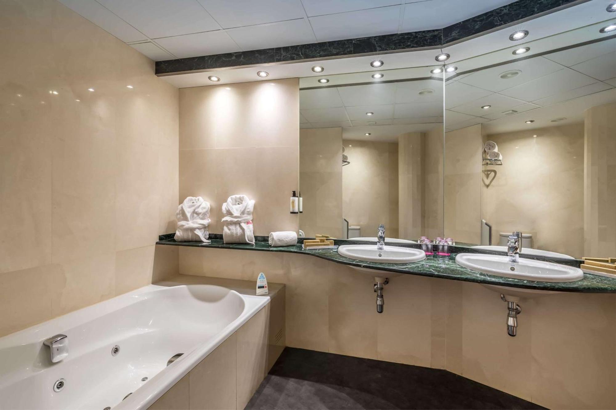 Junior Suite,1644401560:JPEG